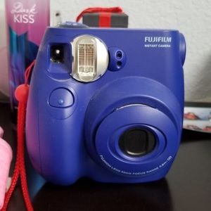 Fuji Film Instax Mini 7.